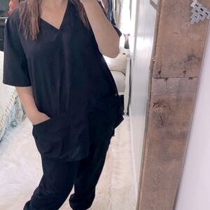 MedCouture Touch black nurses scrub top